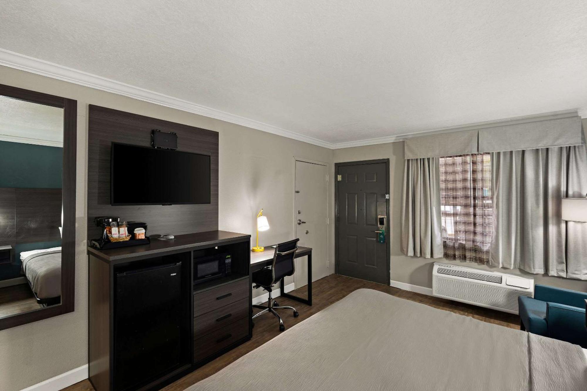 Quality Inn Оушен-Спрингс Экстерьер фото