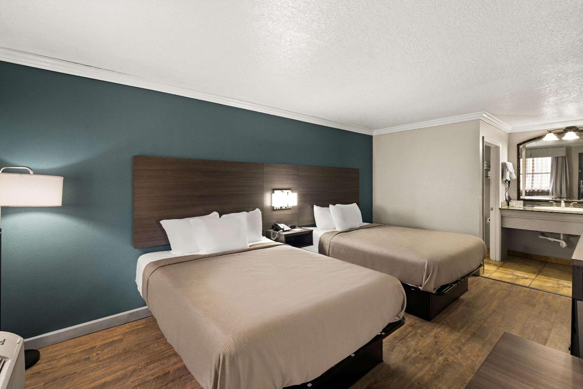 Quality Inn Оушен-Спрингс Экстерьер фото